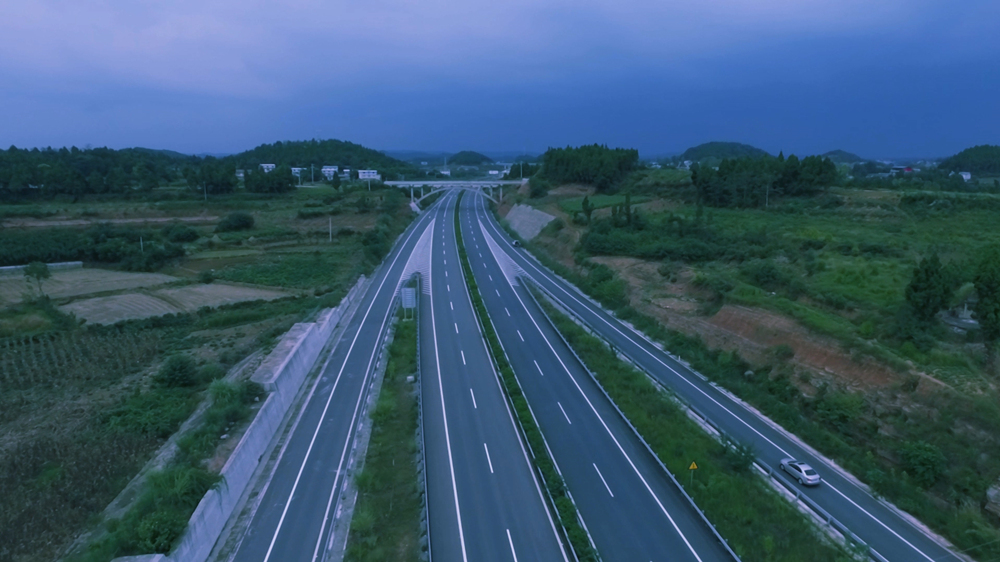 繞城南段路面_副本.jpg